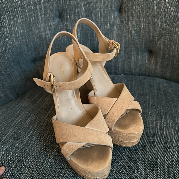 Wedge Sandal - Picture 2 of 3